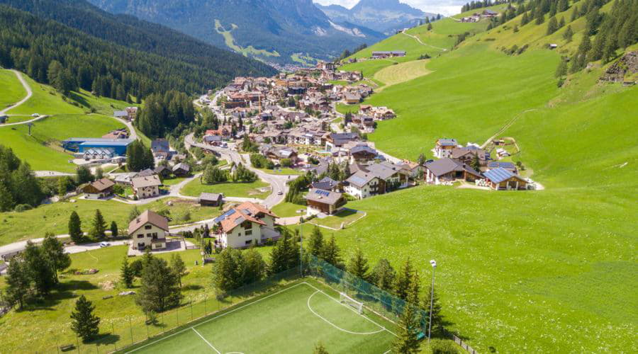 Nuestros servicios de alquiler de coches ofrecen una diversa selección de vehículos en San Casiano.